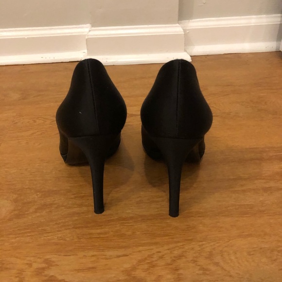 Stuart Weitzman black satin pumps - Picture 4 of 5